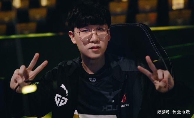 年轻球员在 年轻球员在